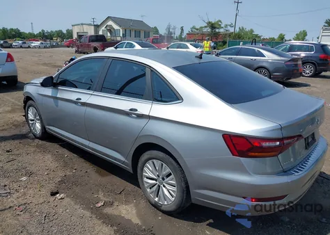 2019 Volkswagen Jetta 1.4T R-Line/1.4T S/1.4T Se z USA, uszkodzony, nr VIN 3VWCB7BU5KM238861